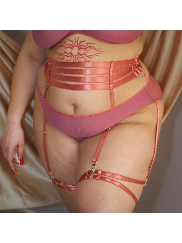 Hearts of Venus Strappy Waist Cinching Garter in Copper Rose